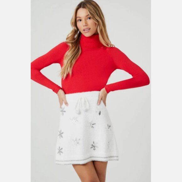 Derek Heart Juniors' Fuzzy Sequin Snowflake Mini Skirt - Picture 1 of 11